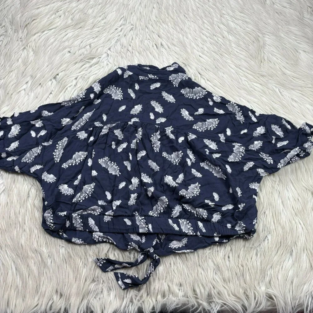 Urban‎ Outfitters Women's Floral Button Front Crop Top
